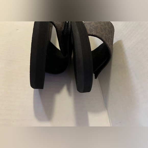 NWOT 🤎 MICHAEL KORS slides Womens Sandals Brown - Picture 9 of 11